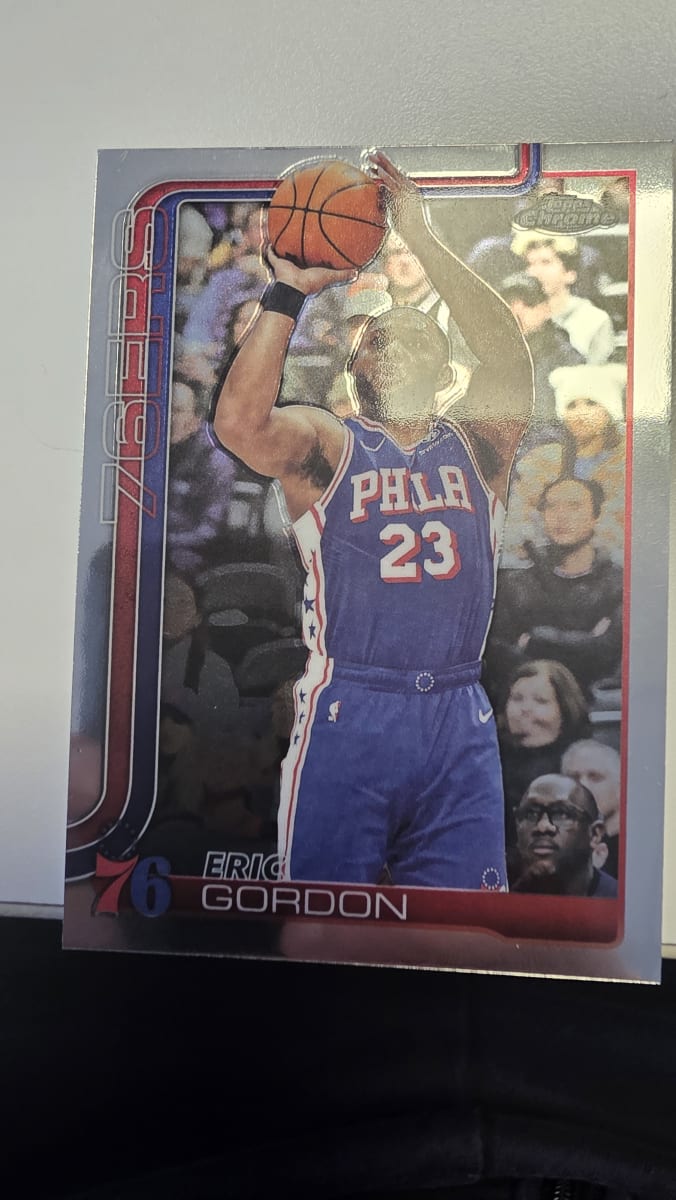 2025 Topps Chrome Eric Gordon #184